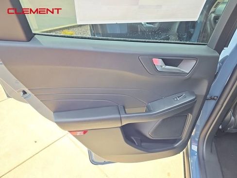 New 2025 Ford Escape SE image 28