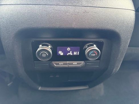 Used 2025 Buick Enclave Preferred image 16