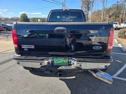 Used 2006 Ford F350 Lariat image 5