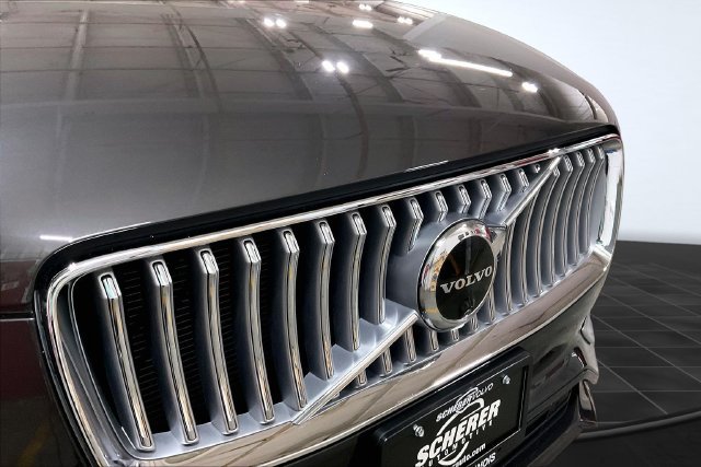 Certified 2024 Volvo XC90 B5 Plus w/ Protection Package AWD/4WD image 32
