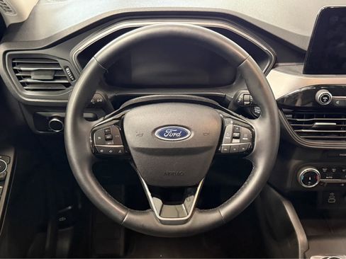 Used 2025 Ford Escape Active AWD/4WD image 17