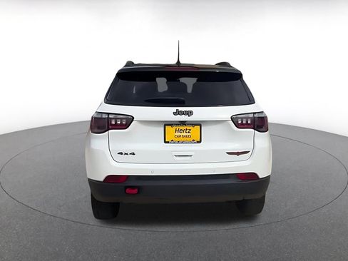 Used 2025 Jeep Compass Trailhawk AWD/4WD image 12