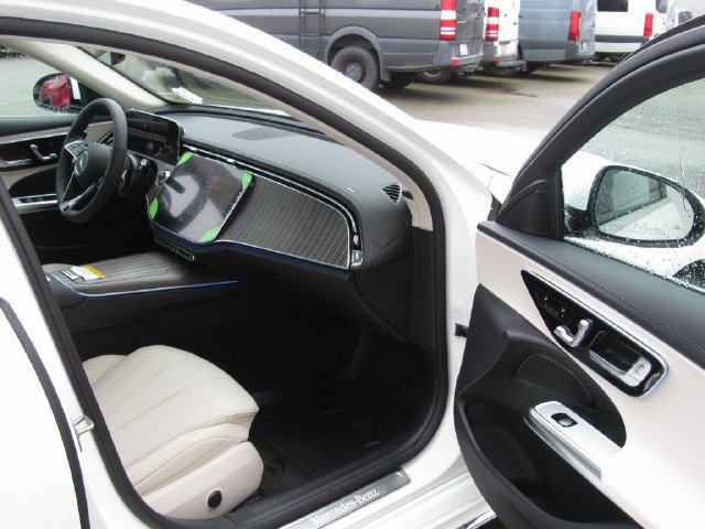 Certified 2026 Mercedes-Benz E 350 4MATIC Sedan image 18