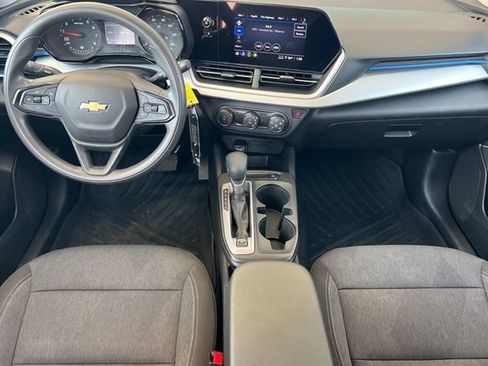 Used 2024 Chevrolet Trax LS FWD image 15