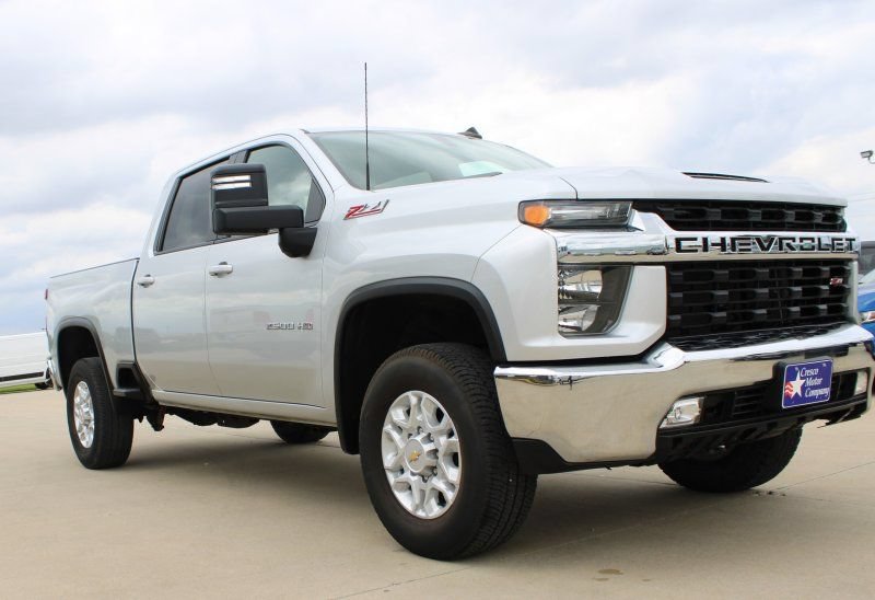 Used 2022 Chevrolet Silverado 2500 LT w/ Convenience Package AWD/4WD image 3