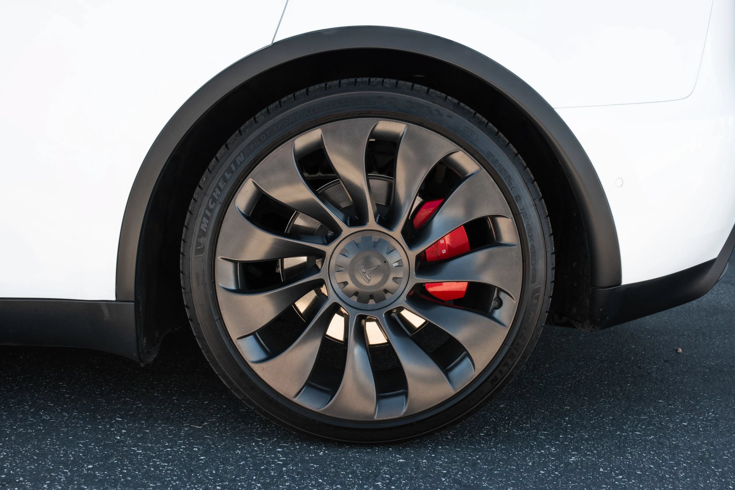 Used 2022 Tesla Model Y Performance AWD/4WD image 37