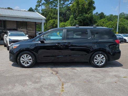 Used 2017 Kia Sedona LX w/ LX Essentials Premium Package FWD image 8