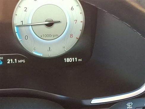 Used 2021 Hyundai Santa Fe Limited w/ Cargo Package image 19