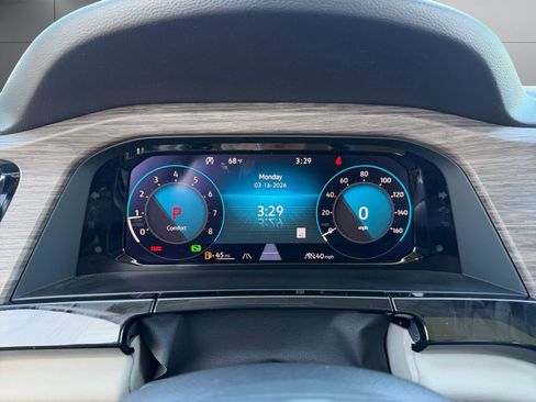 Used 2025 Volkswagen Atlas SEL image 13