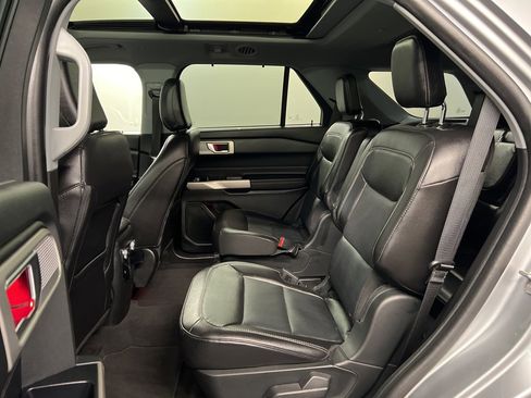 Certified 2023 Ford Explorer Limited w/ Hybrid Equipment Group 310A image 33