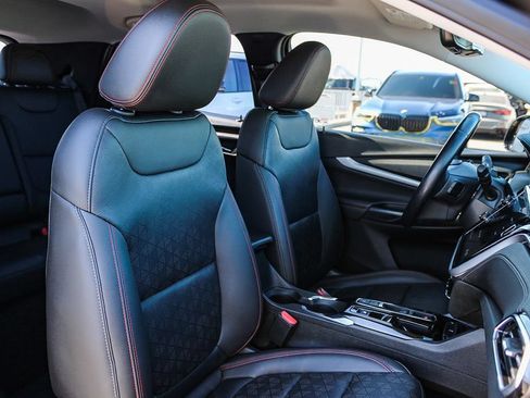 Used 2023 Chevrolet Bolt EUV Premier w/ Sun & Sound Package FWD image 17