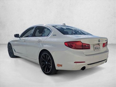 Used 2018 BMW 530e 530e iPerformance image 8