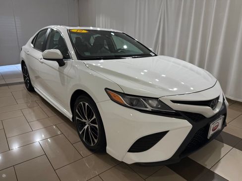 Used 2020 Toyota Camry SE FWD image 7
