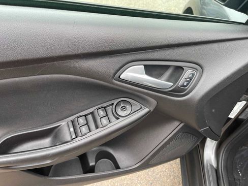 Used 2016 Ford Focus SE image 17