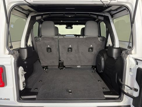 Used 2024 Jeep Wrangler Unlimited Rubicon w/ Technology Group image 29