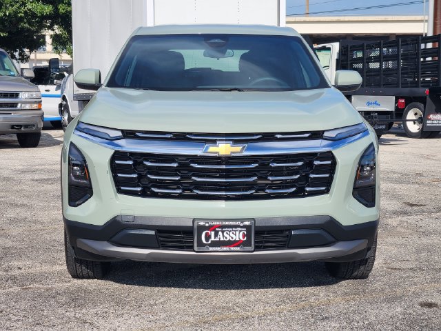 Used 2026 Chevrolet Equinox LT FWD image 2