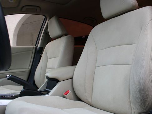 Used 2016 Honda Accord EX image 9