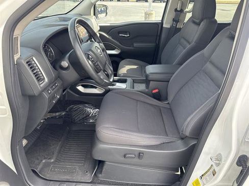 Used 2022 Nissan Frontier SV image 11