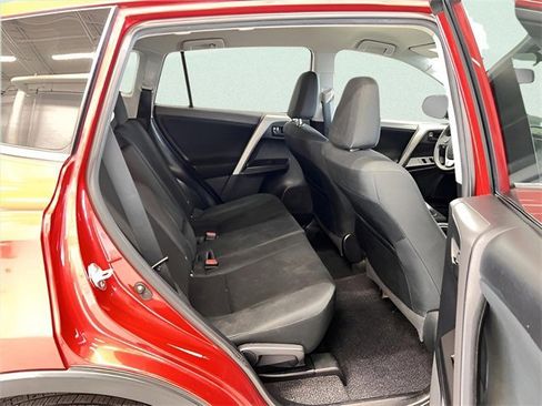 Used 2016 Toyota RAV4 LE image 7