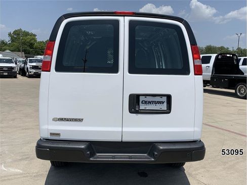 Used 2021 Chevrolet Express 2500 w/ Driver Convenience Package RWD image 7