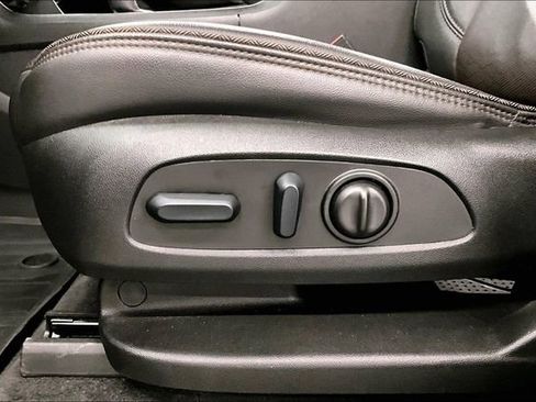 Used 2023 Chevrolet Traverse High Country w/ LPO, Floor Liner Package FWD image 32