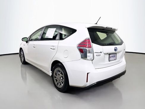 Used 2016 Toyota Prius V Four image 5