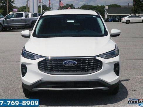 Used 2024 Ford Escape SE image 2