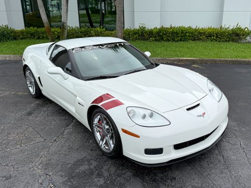 Used 2007 Chevrolet Corvette Z06 w/ Preferred Equipment Group RWD image 5
