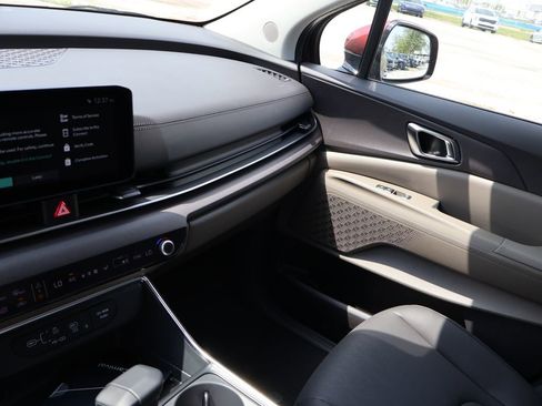 New 2026 Kia Carnival EX FWD image 22