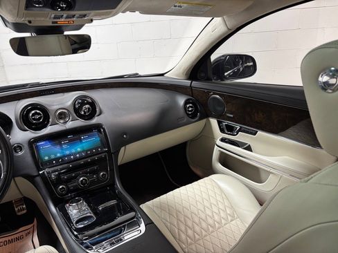 Used 2019 Jaguar XJ L Supercharged image 38