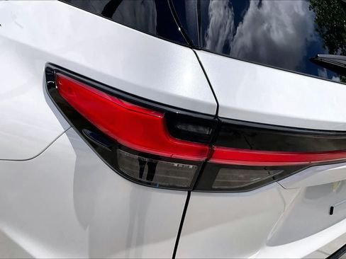 New 2026 Lexus TX 500h AWD image 6