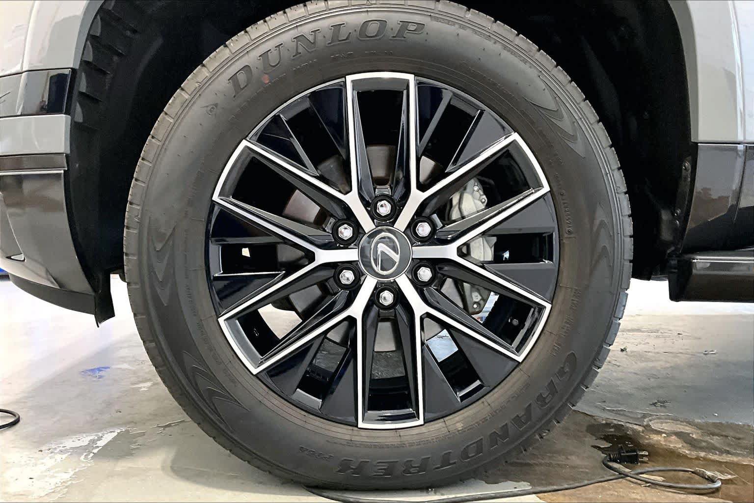Certified 2026 Lexus GX 550 w/ Accessory Package (2T) AWD/4WD image 35