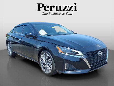 Certified 2025 Nissan Altima 2.5 SL FWD image 1