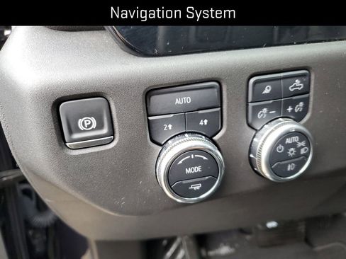 Certified 2025 GMC Sierra 1500 SLT image 9