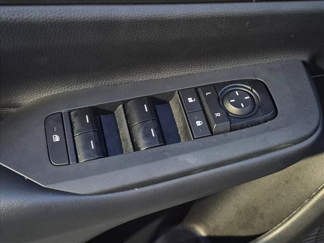 Used 2026 Toyota Prius Plug-In Hybrid FWD image 2