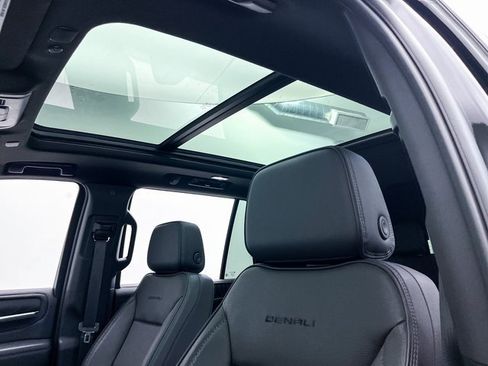Used 2023 GMC Yukon Denali image 18
