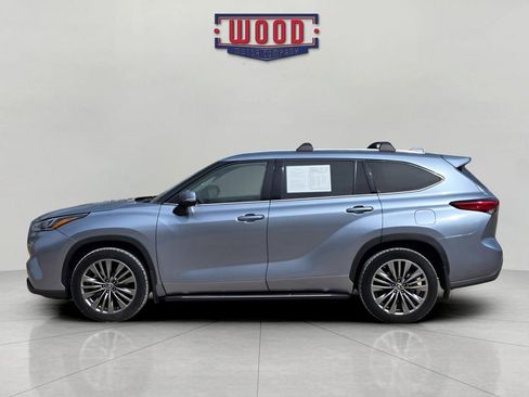Used 2021 Toyota Highlander Platinum image 4