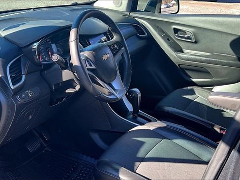 Certified 2022 Chevrolet Trax LT w/ LT Convenience Package image 15