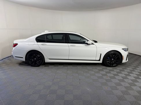Used 2020 BMW M760i xDrive w/ Luxury Rear Seating Package image 8