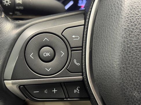 Used 2022 Toyota Camry XLE image 28