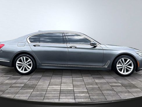 Used 2018 BMW 750i xDrive AWD/4WD image 8