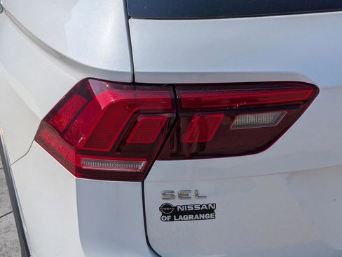 Used 2022 Volkswagen Tiguan SEL R-Line AWD/4WD image 29