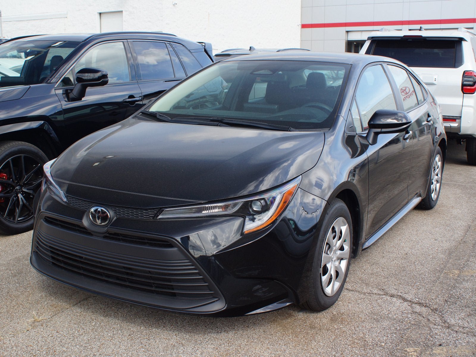 Used 2026 Toyota Corolla LE FWD image 1