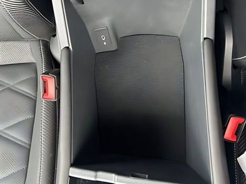 Used 2025 Volkswagen Atlas Cross Sport SE FWD image 27