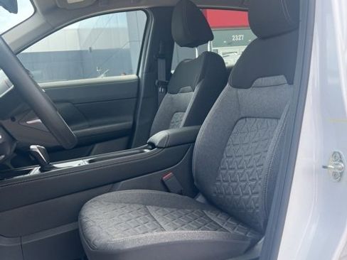 New 2025 Nissan Kicks SV w/ SV Premium Package image 9