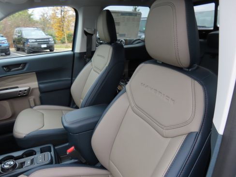 New 2025 Ford Maverick Lariat image 17