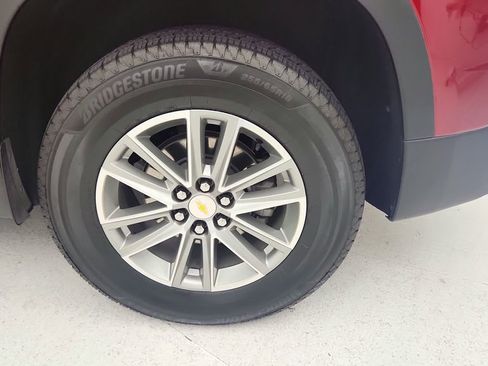 Certified 2023 Chevrolet Traverse LT FWD image 28