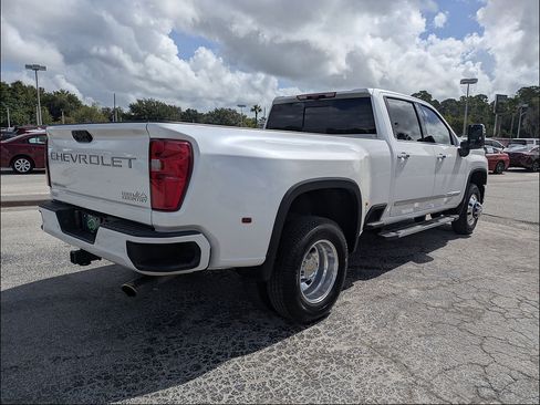 Used 2025 Chevrolet Silverado 3500 High Country w/ Technology Package AWD/4WD image 5