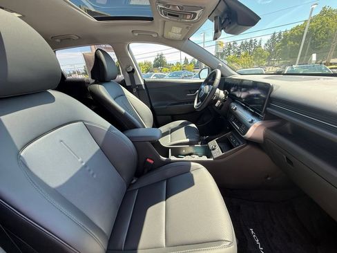 Certified 2025 Hyundai Kona Limited FWD image 18
