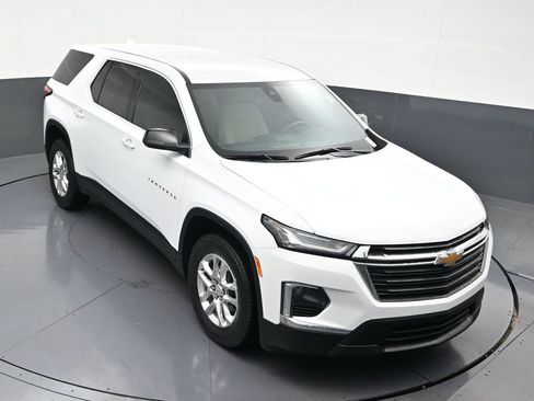 Used 2023 Chevrolet Traverse LS image 22